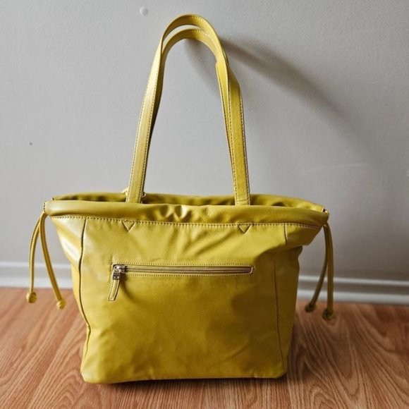 Carpisa Vegan Leather Tote Bag. - Picture 9 of 14